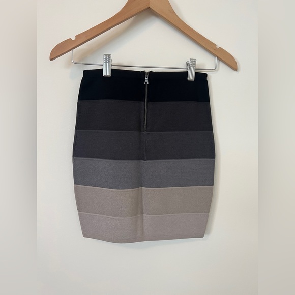 Armani Exchange skirt - grey ombré size small - Picture 4 of 4